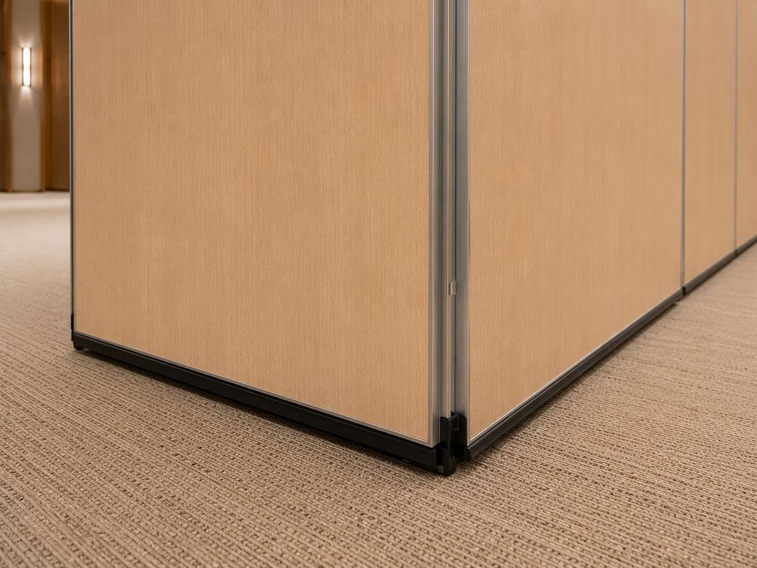 Lower sealing detail on an operable partition panel