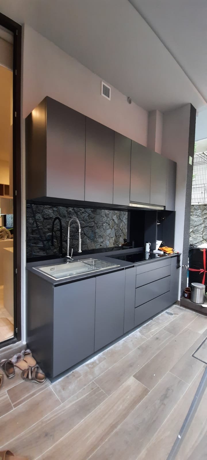 Integrated Appliances & Imported Cabinetry in Singapore: Why Fridges, Ovens and Dishwashers Need Early FF&E Coordination integrated dishwasher cabinet installation singapore
