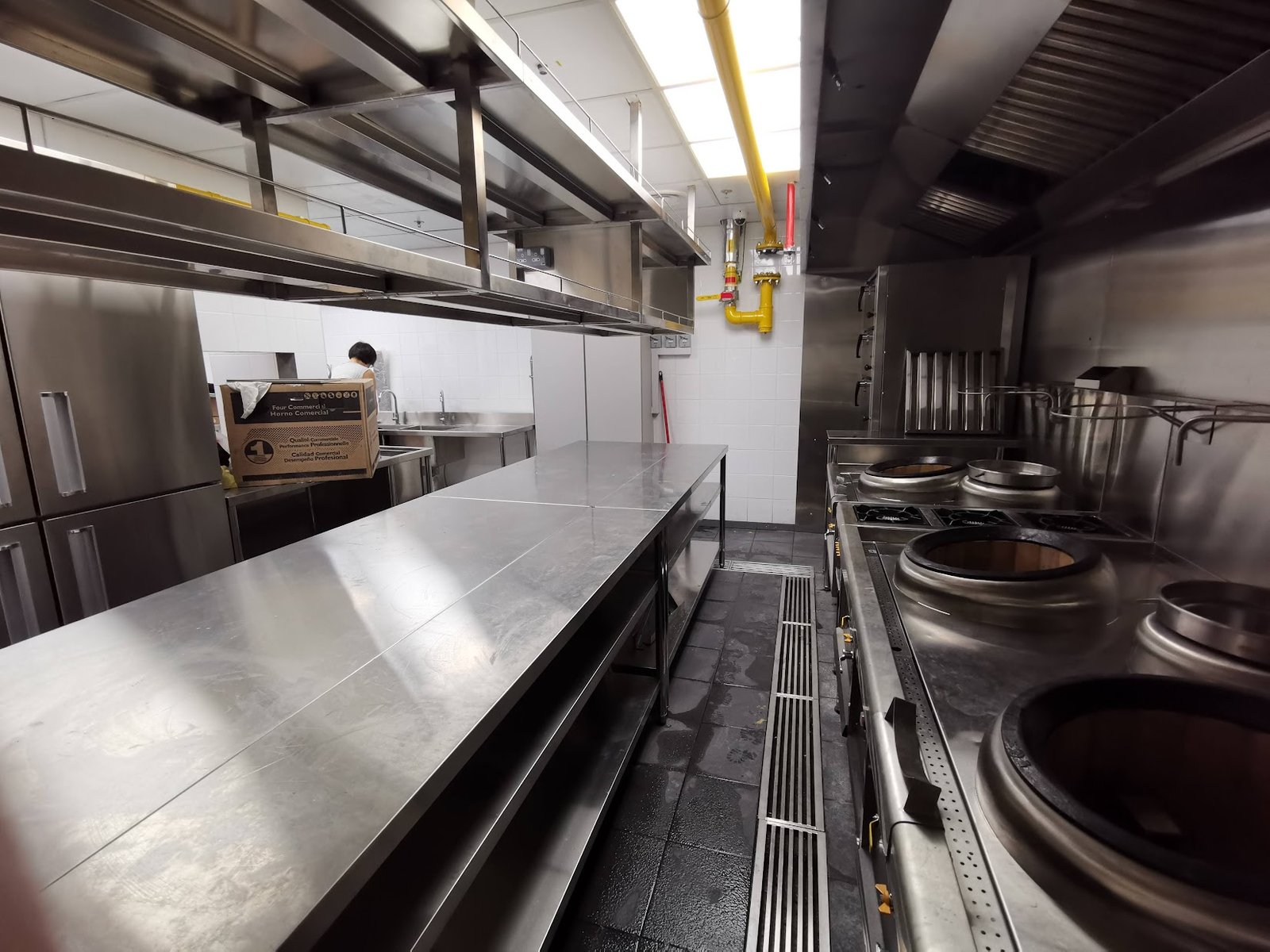 FF&E Installation for Restaurants and F&B Outlets in Singapore commercial kitchen stainless steel installation singapore