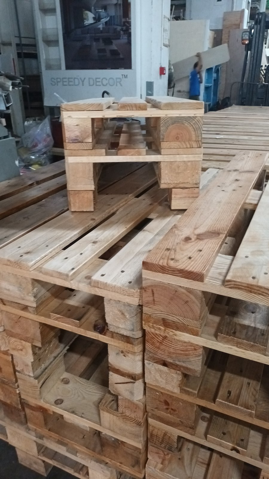 Container Unloading & FF&E Receiving in Singapore: Preventing Damage, Missing Parts and Installation Delays imported furniture container unloading singapore