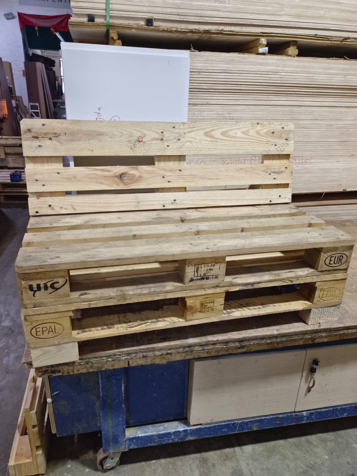 Container Unloading & FF&E Receiving in Singapore: Preventing Damage, Missing Parts and Installation Delays imported furniture panel handling receiving singapore