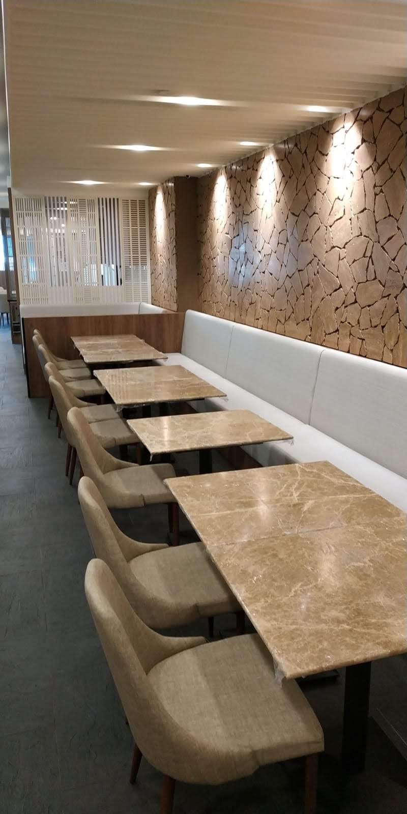 FF&E Installation for Restaurants and F&B Outlets in Singapore restaurant banquette seating installation singapore